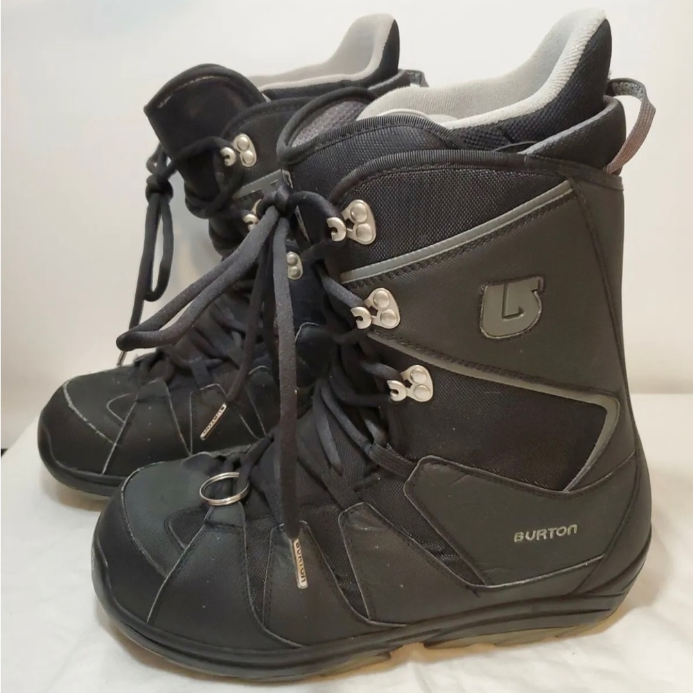 Burton’s Moto Matrix 2 Snowboarding Boot Mens size 8.5